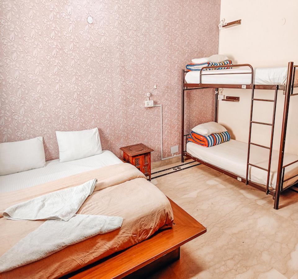 Madpackers Delhi Hostel New Delhi Ngoại thất bức ảnh