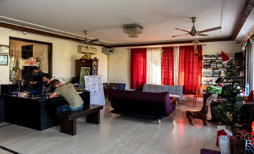 Madpackers Delhi Hostel New Delhi Ngoại thất bức ảnh